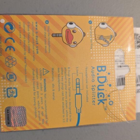 B Duck Audio Splitter Keychain - Picture 2 of 2